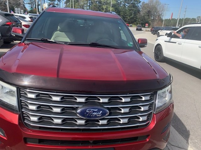 Used 2017 Ford Explorer Limited image 3