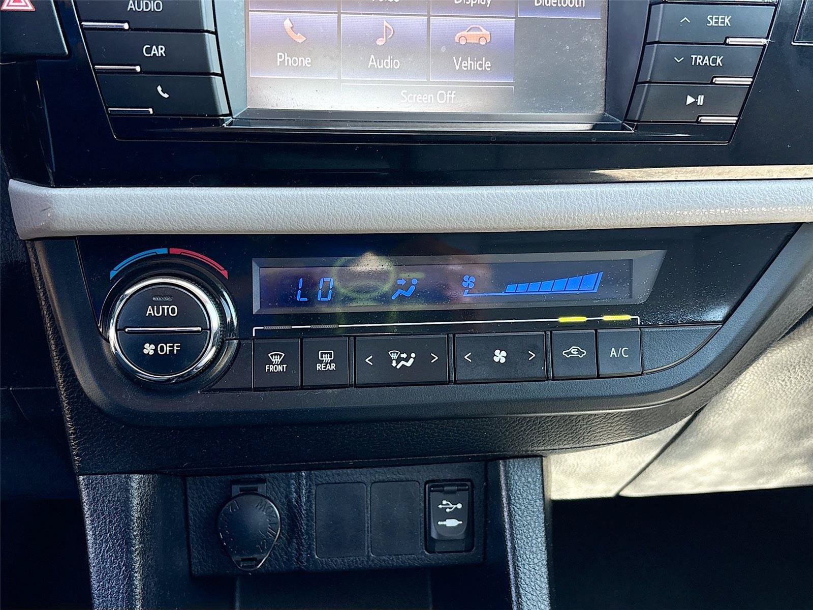 Used 2014 Toyota Corolla LE FWD image 15