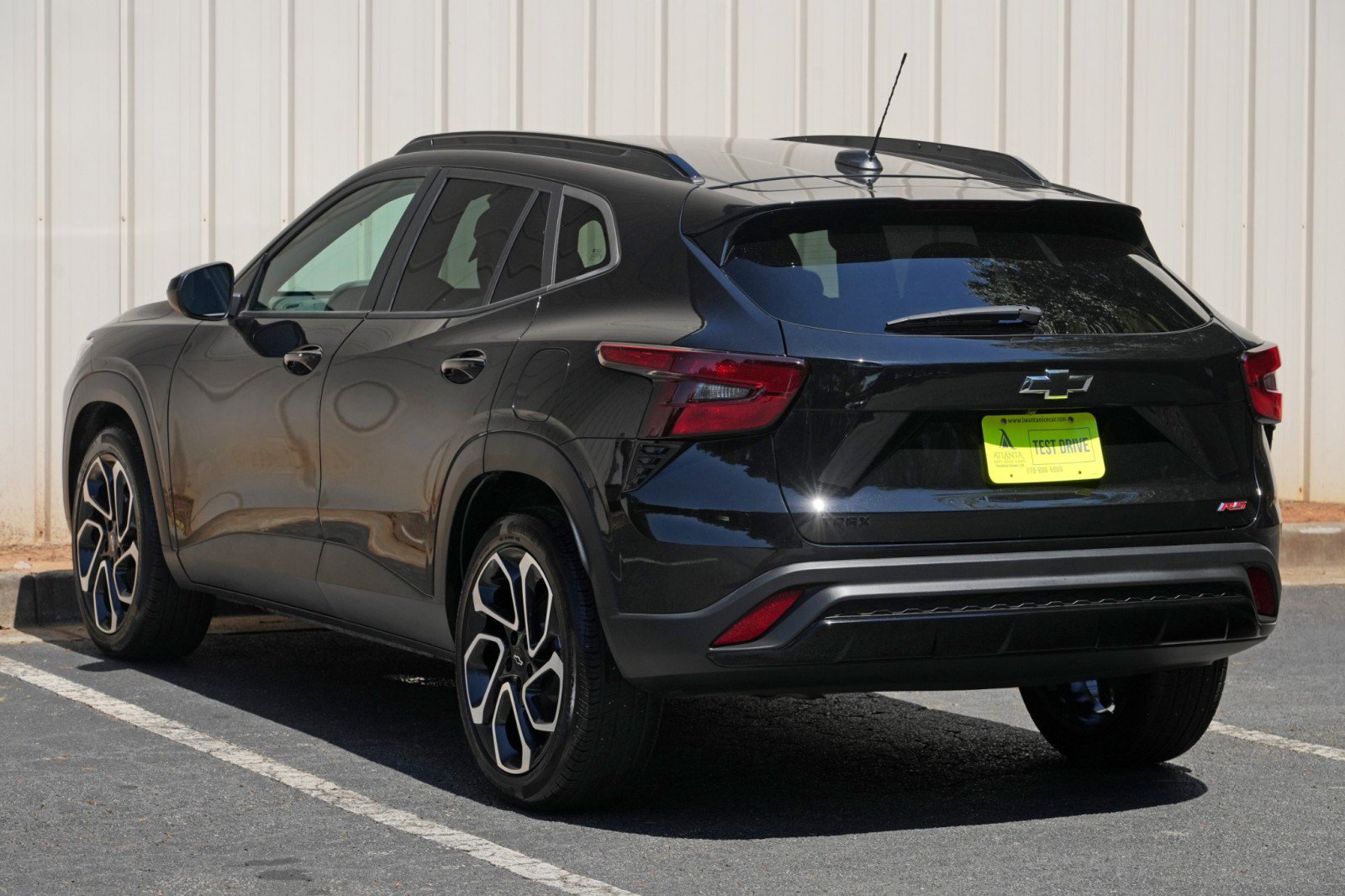 Used 2025 Chevrolet Trax RS FWD image 46