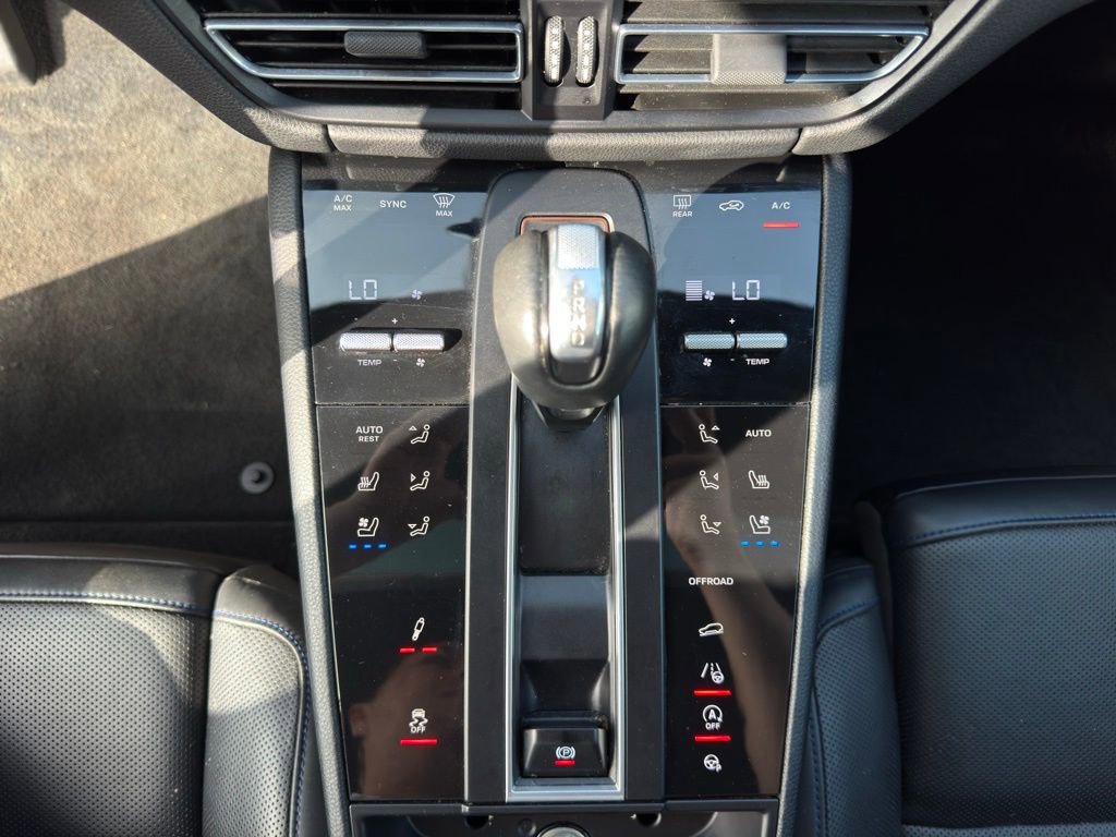 Used 2022 Porsche Macan S image 25