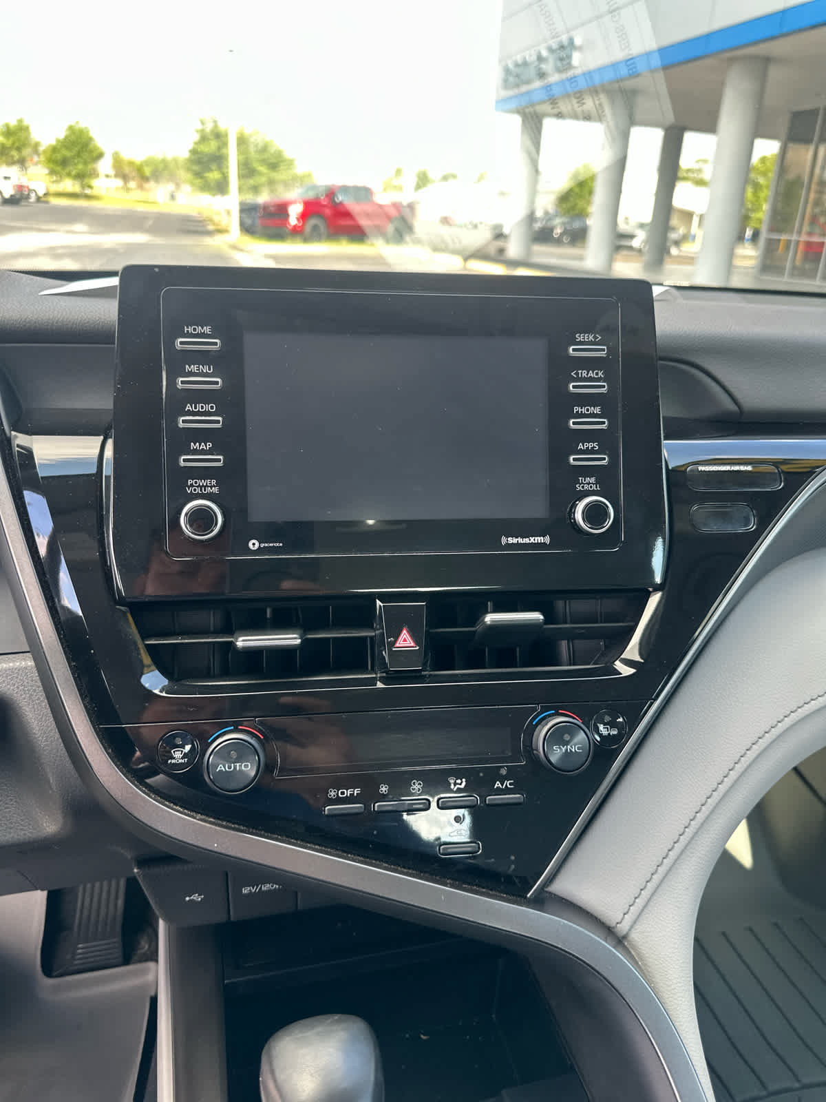 Used 2023 Toyota Camry SE FWD image 14