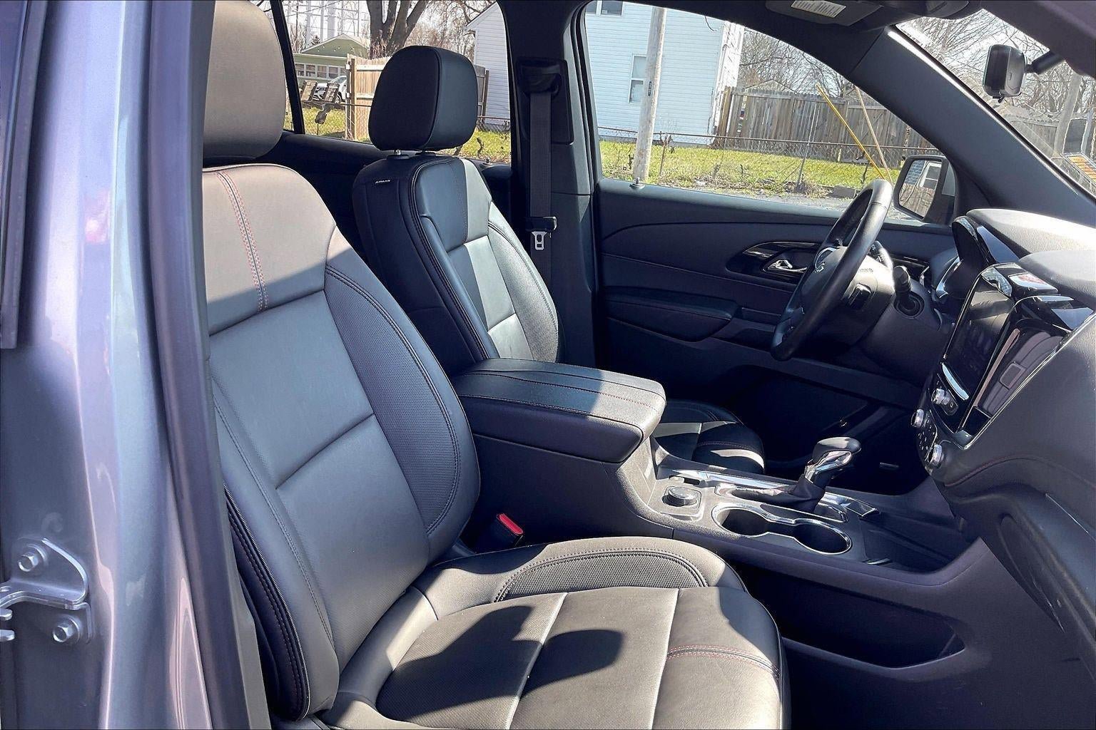 Used 2023 Chevrolet Traverse RS image 7