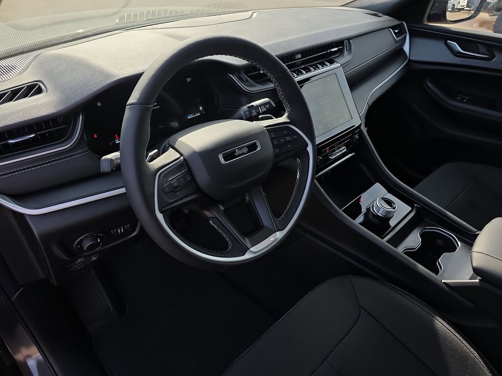 New 2026 Jeep Grand Cherokee Laredo X image 17