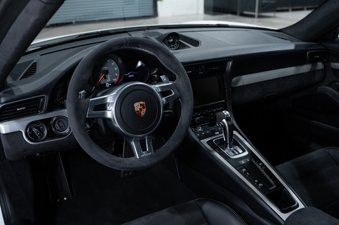 Used 2015 Porsche 911 GT3 RWD image 43