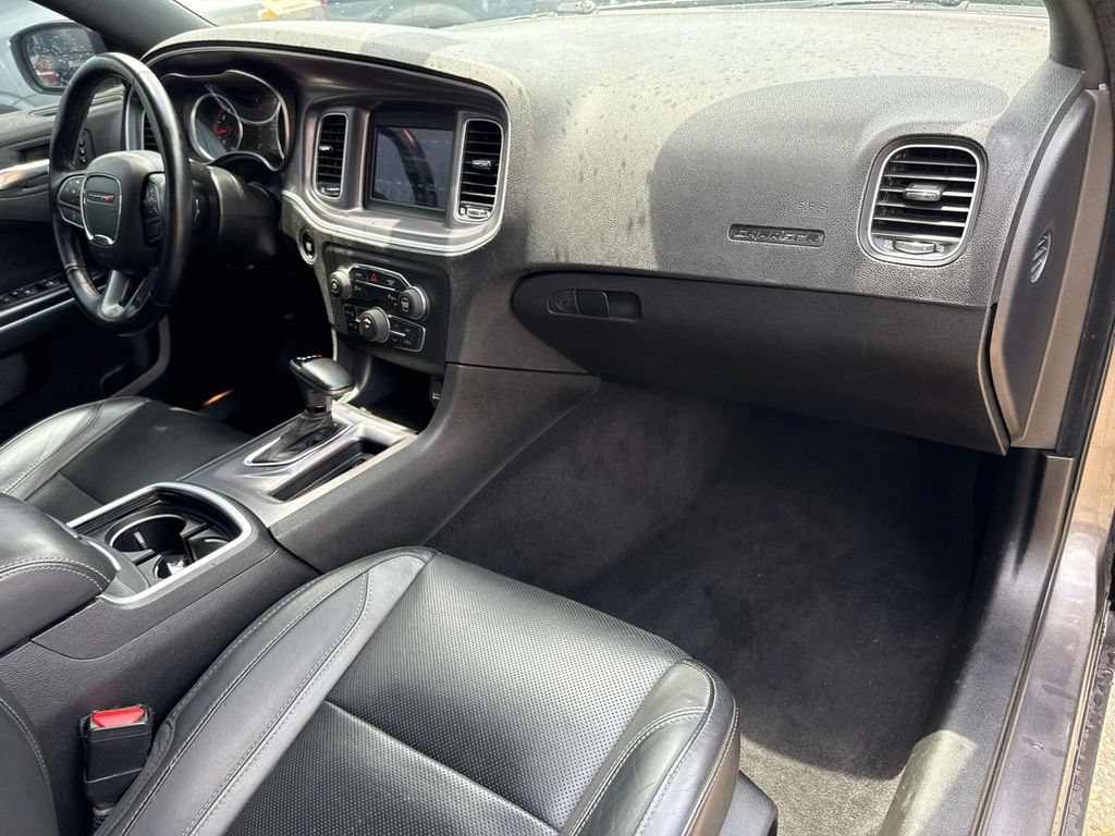 Used 2020 Dodge Charger SXT w/ Leather Interior Group RWD image 13