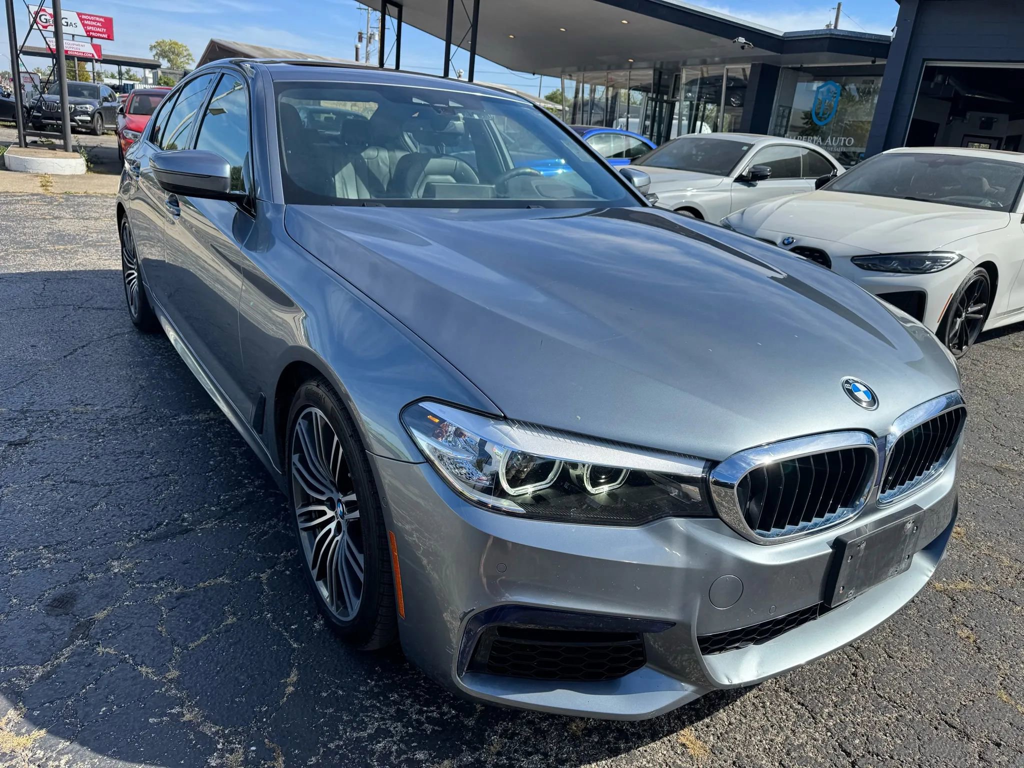 Used 2019 BMW 540i xDrive w/ M Sport Package image 9