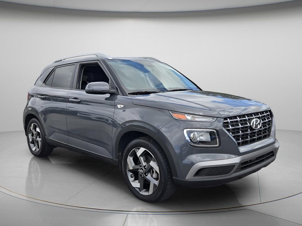 Certified 2024 Hyundai Venue SEL FWD image 9