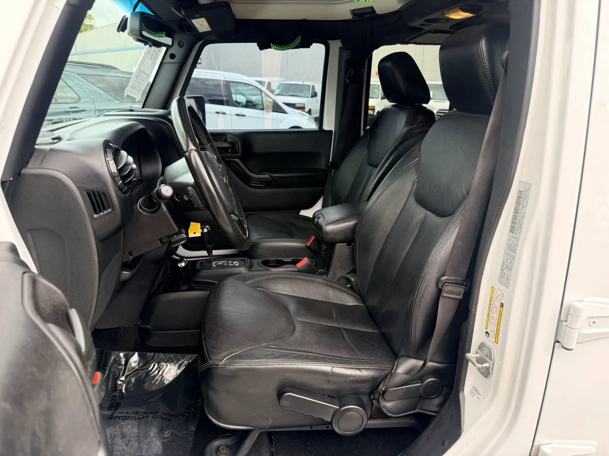 Used 2015 Jeep Wrangler Unlimited Sahara AWD/4WD image 9