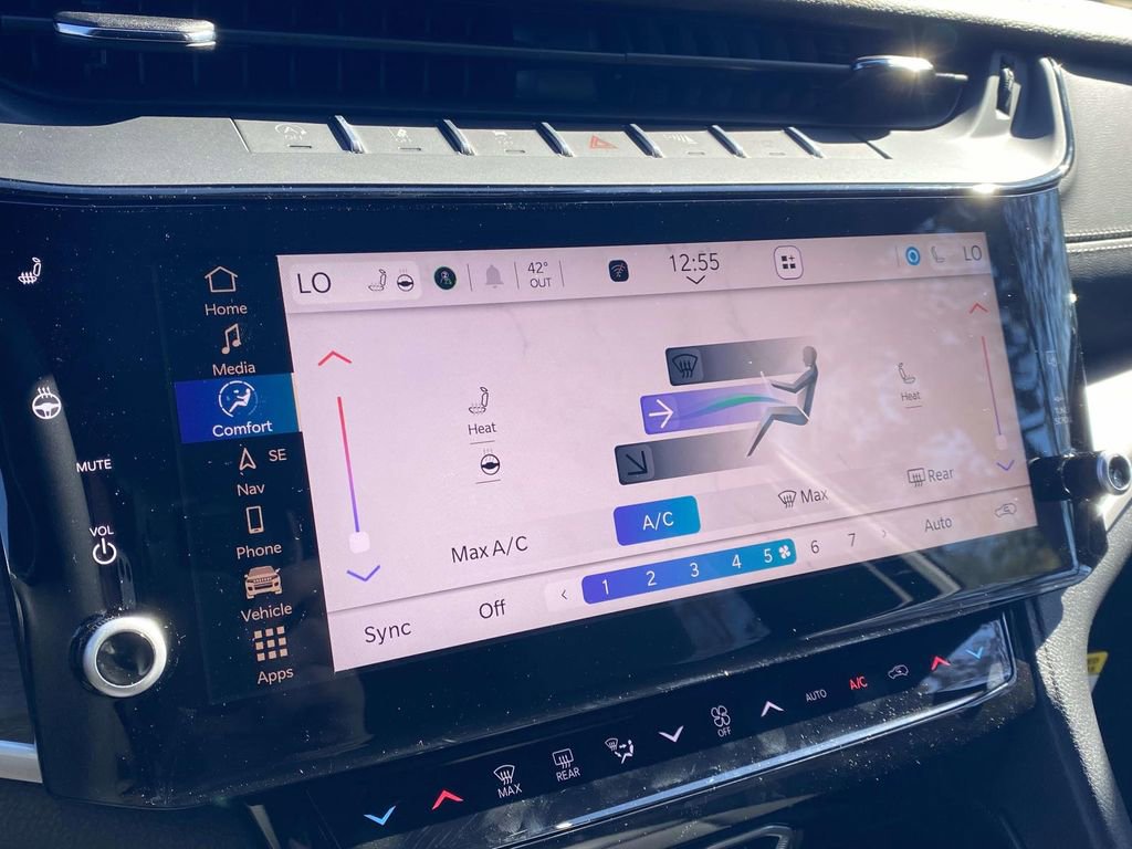 New 2026 Jeep Grand Cherokee Limited w/ Luxury Tech Group II image 18