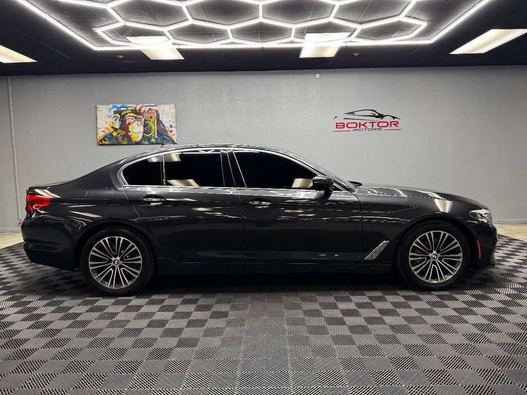 Used 2018 BMW 530i RWD image 16