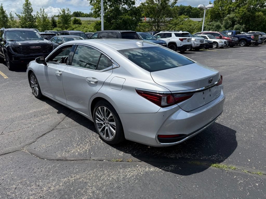 Used 2021 Lexus ES 250 w/ Premium Package AWD/4WD image 2
