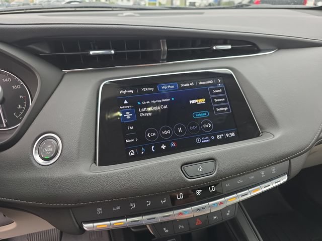 Certified 2023 Cadillac XT4 Luxury w/ Cold Weather Package FWD image 18
