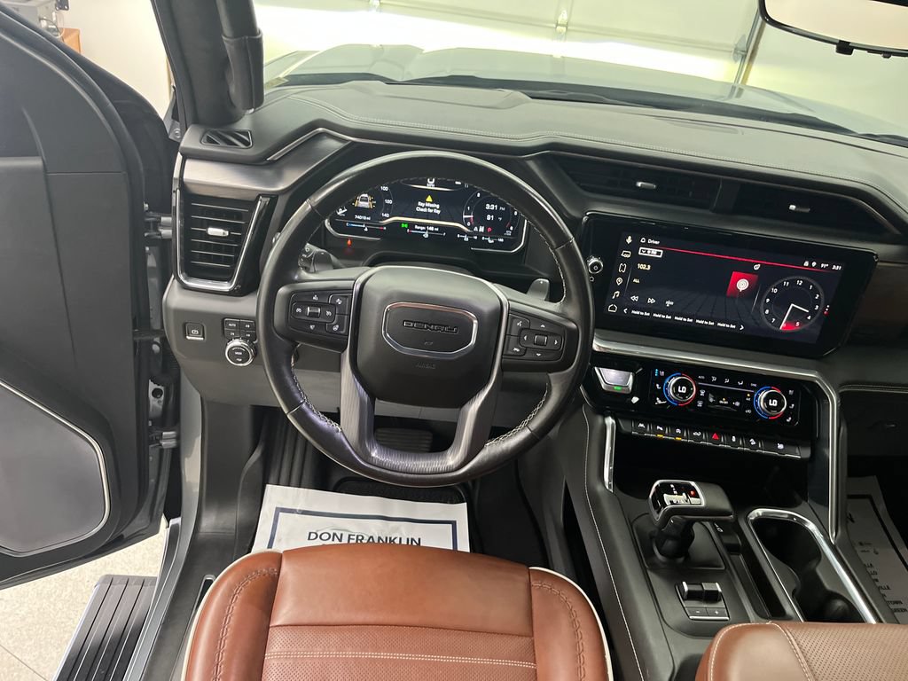 Used 2023 GMC Sierra 1500 Denali Ultimate AWD/4WD image 16