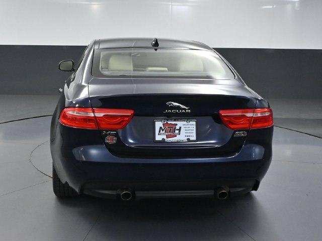 Used 2018 Jaguar XE Premium AWD/4WD image 5