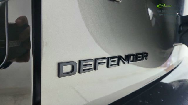 Used 2025 Land Rover Defender 110 X image 17