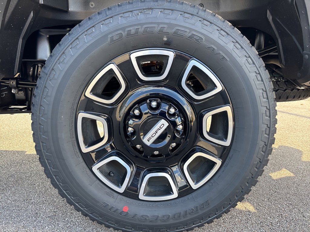 New 2026 Ford F250 Platinum w/ FX4 Off-Road Package image 8