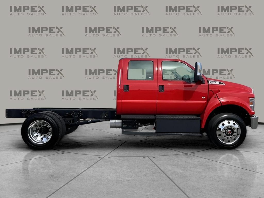 Used 2021 Ford F650 2WD Crew Cab Super Duty image 4
