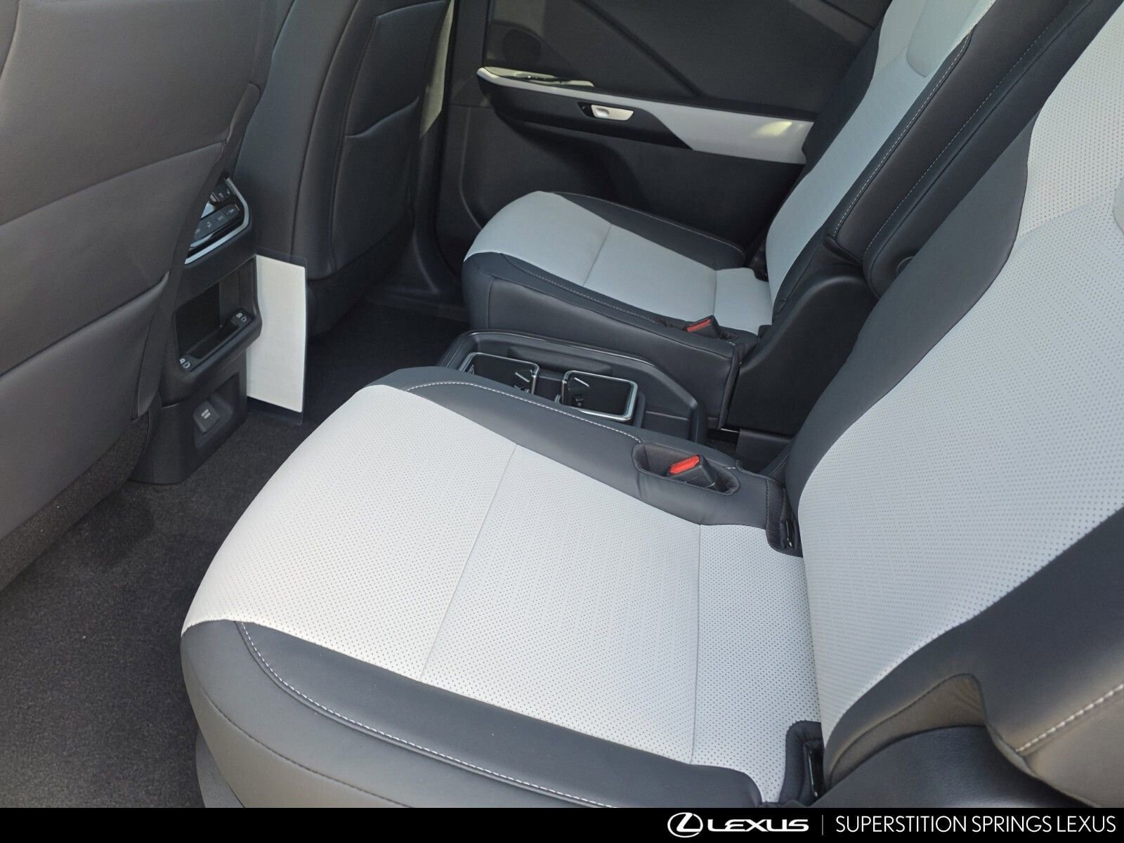 New 2026 Lexus TX 500h AWD image 25