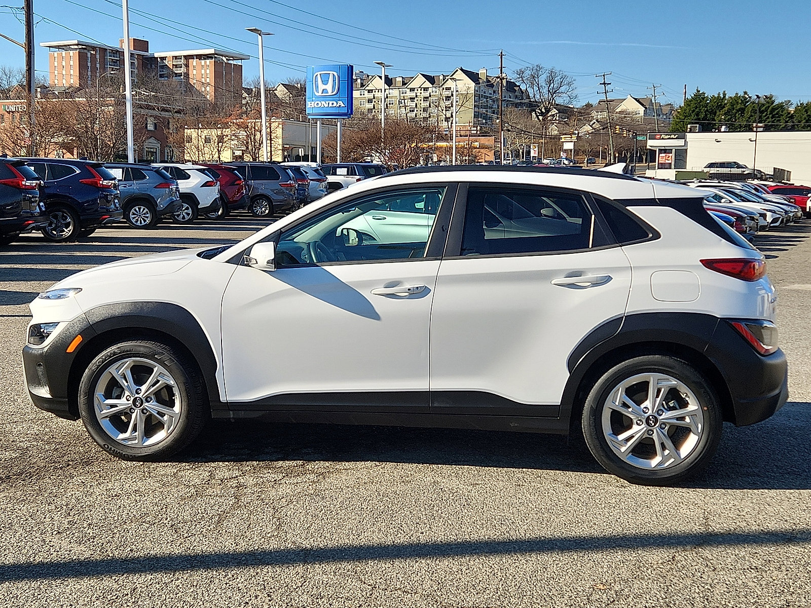 Used 2023 Hyundai Kona SEL image 7