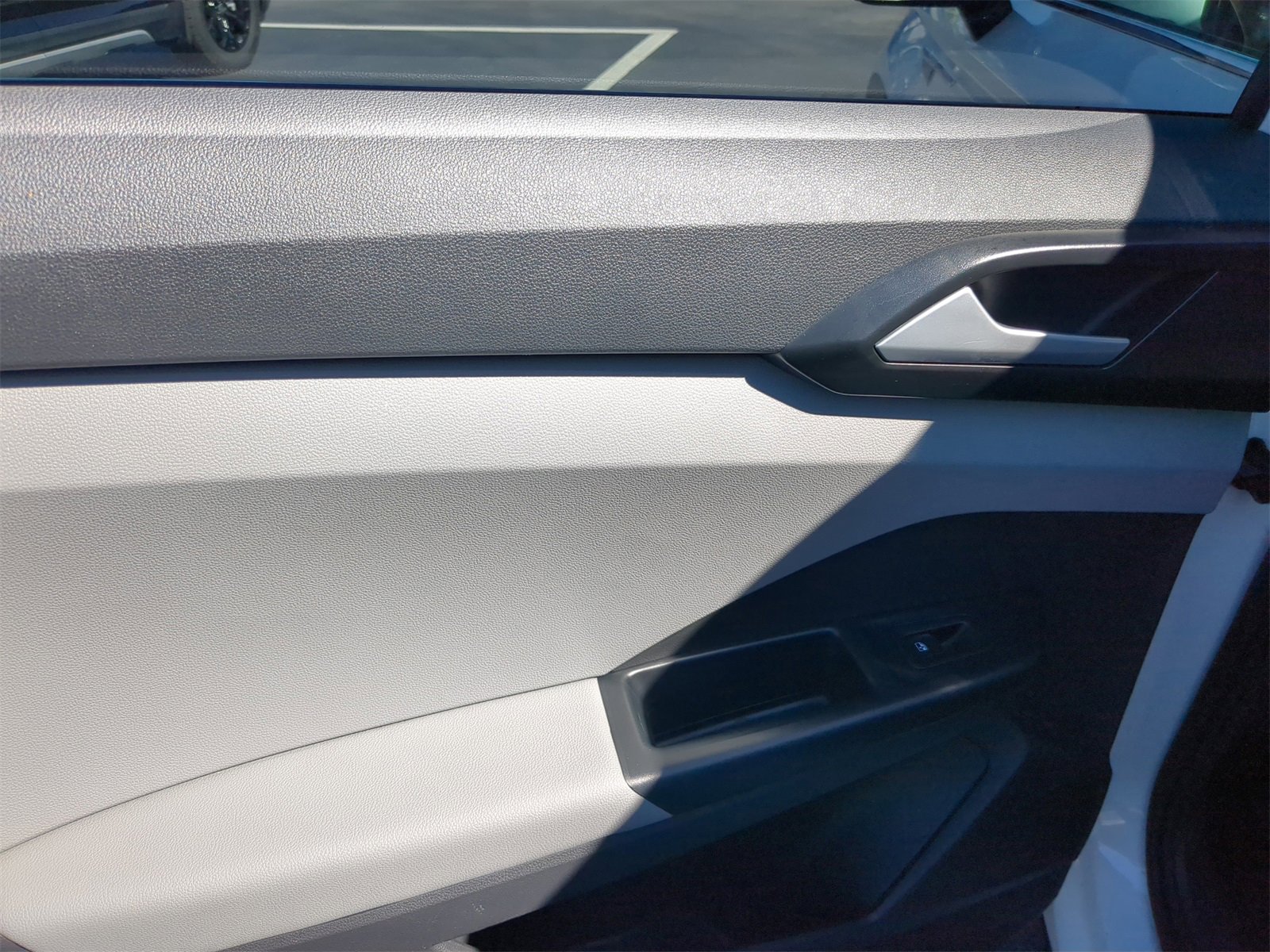 Used 2022 Volkswagen Taos SE image 11