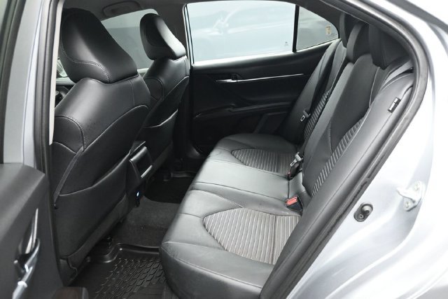 Used 2022 Toyota Camry SE FWD image 9