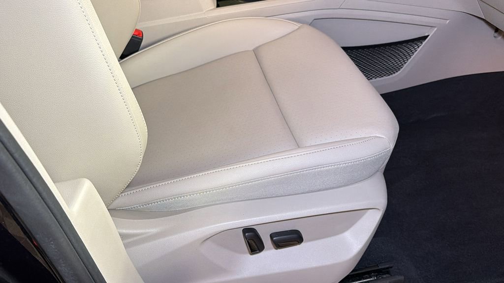 Used 2019 Volkswagen Atlas SEL R-Line image 11