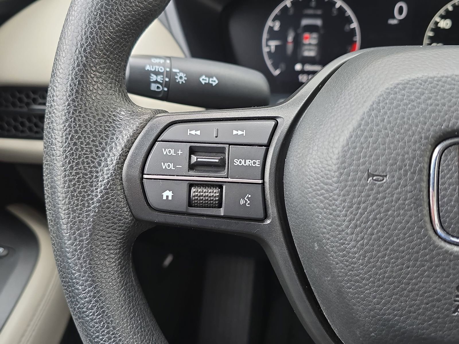 Used 2024 Honda HR-V LX image 17