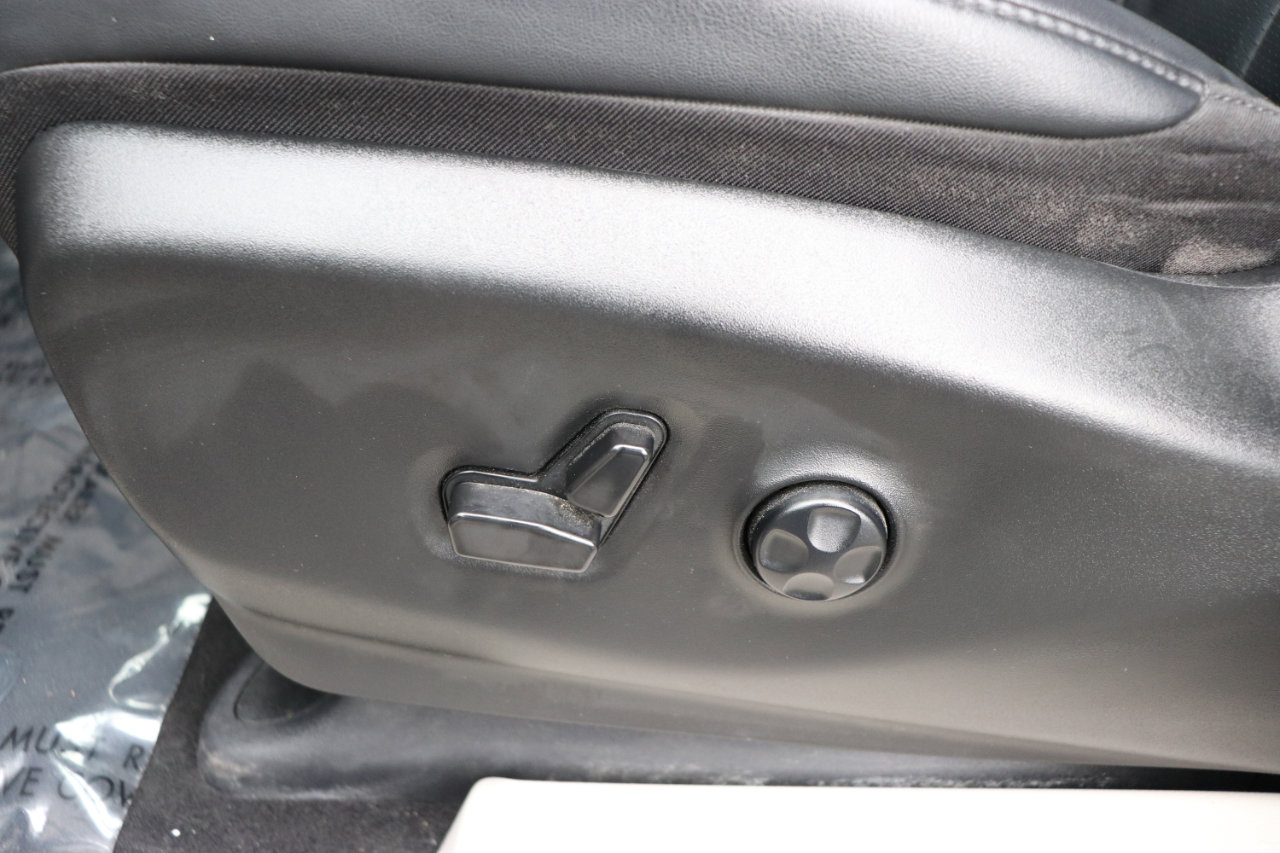 Used 2024 Chrysler Pacifica Limited image 55