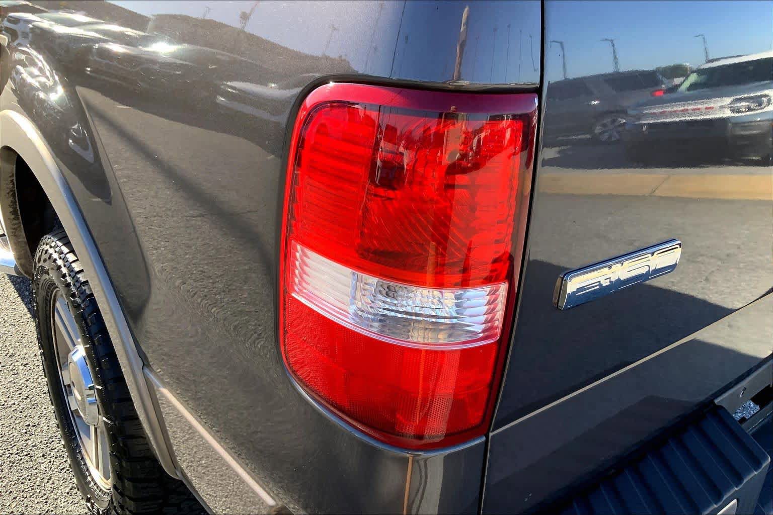 Used 2005 Ford F150 Lariat RWD image 27
