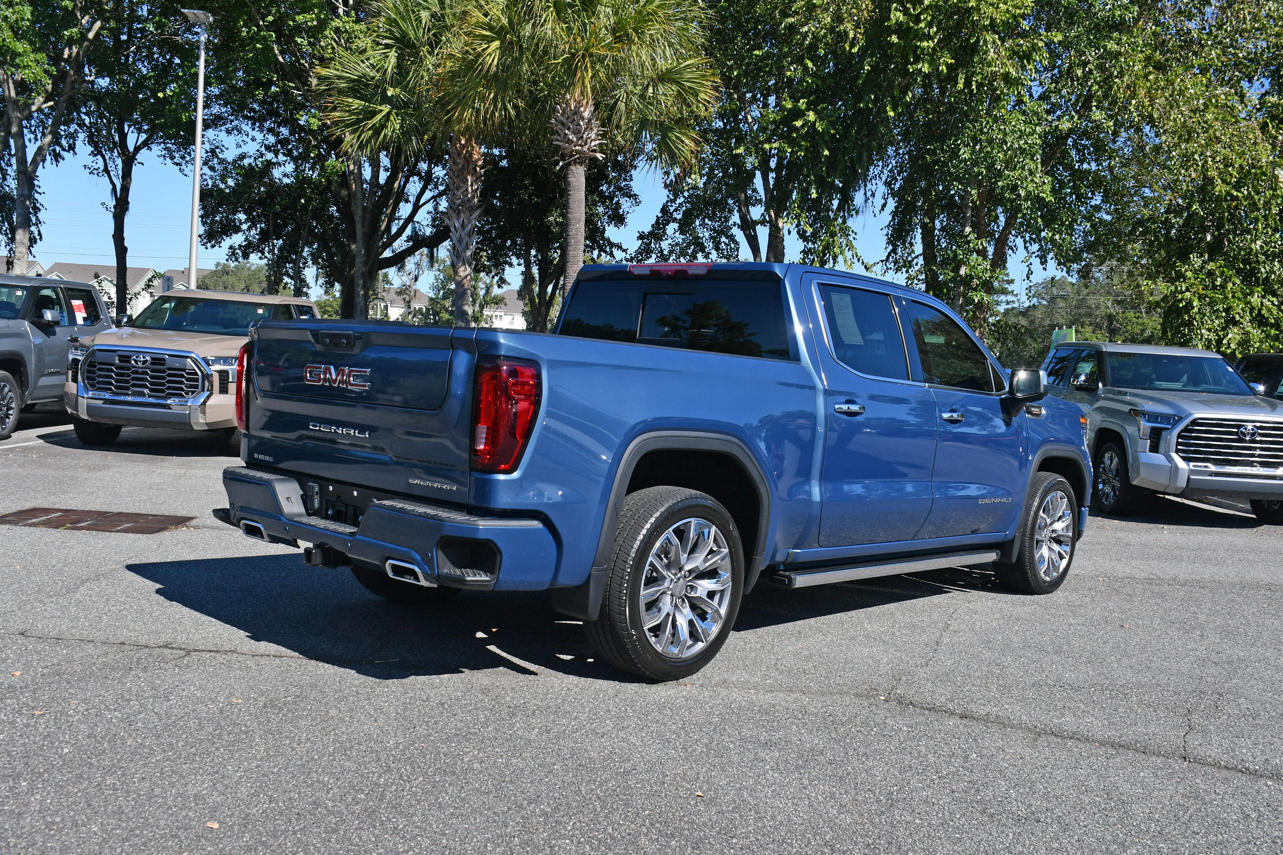 Used 2024 GMC Sierra 1500 Denali AWD/4WD image 3