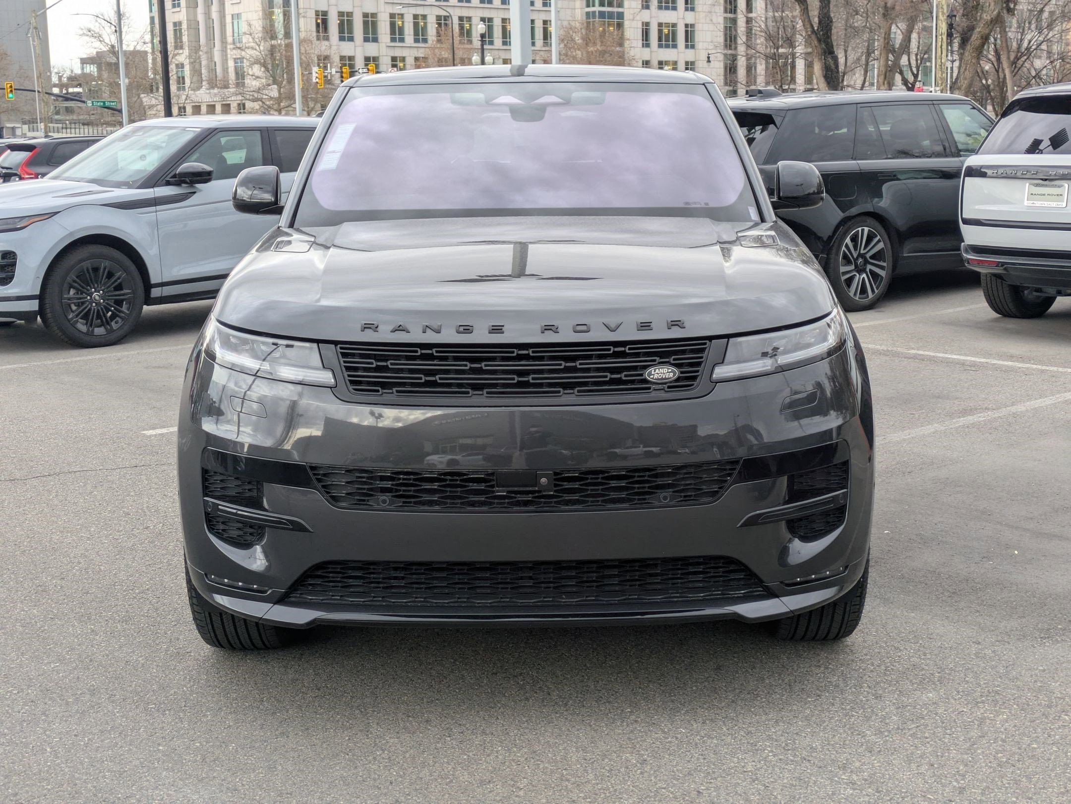 Used 2023 Land Rover Range Rover Sport SE Dynamic image 9