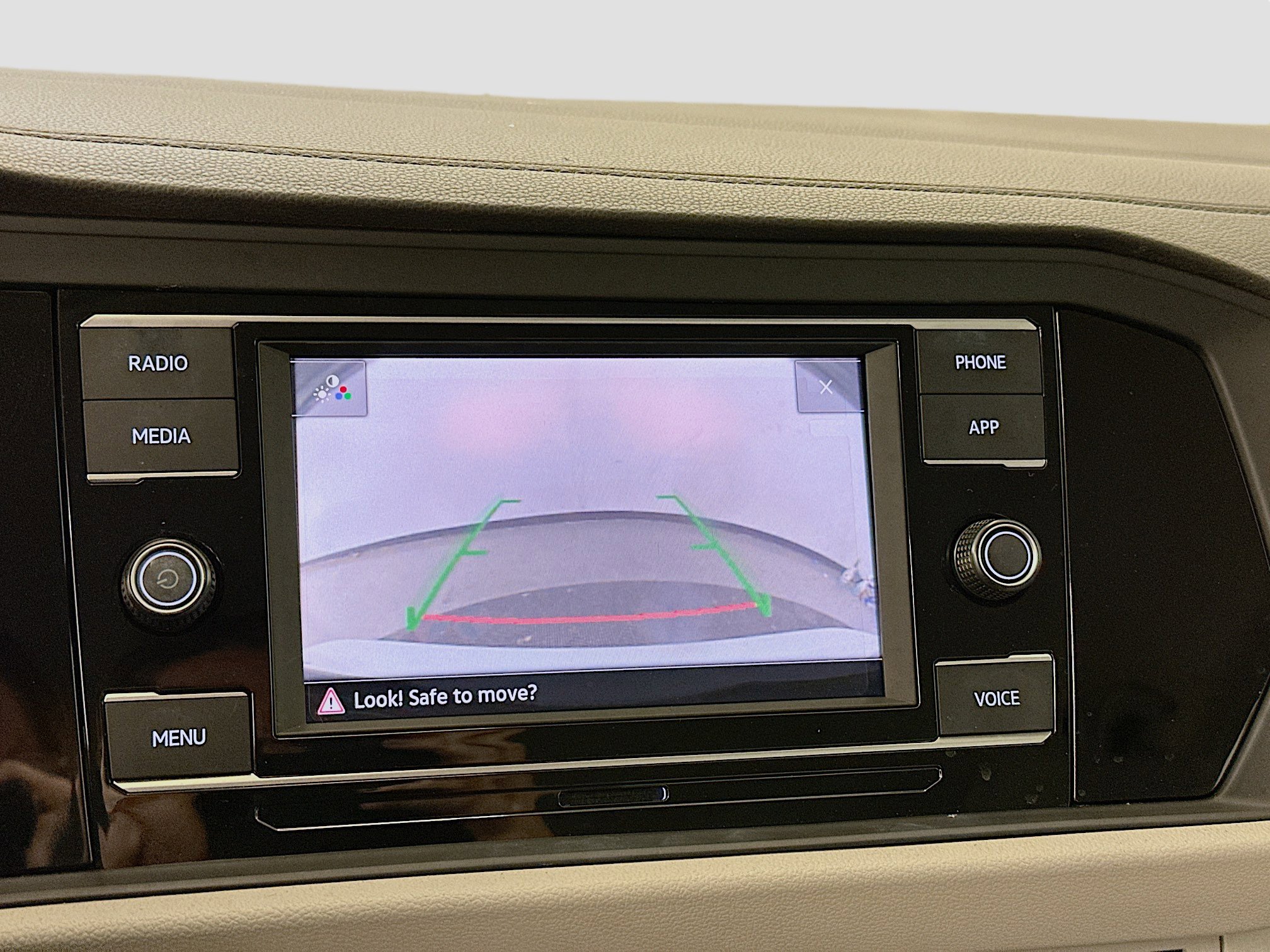 Used 2024 Volkswagen Jetta SE image 22