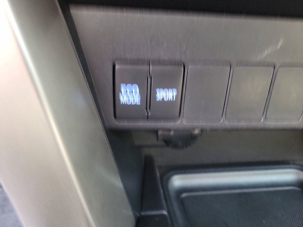 Used 2015 Toyota RAV4 XLE image 21