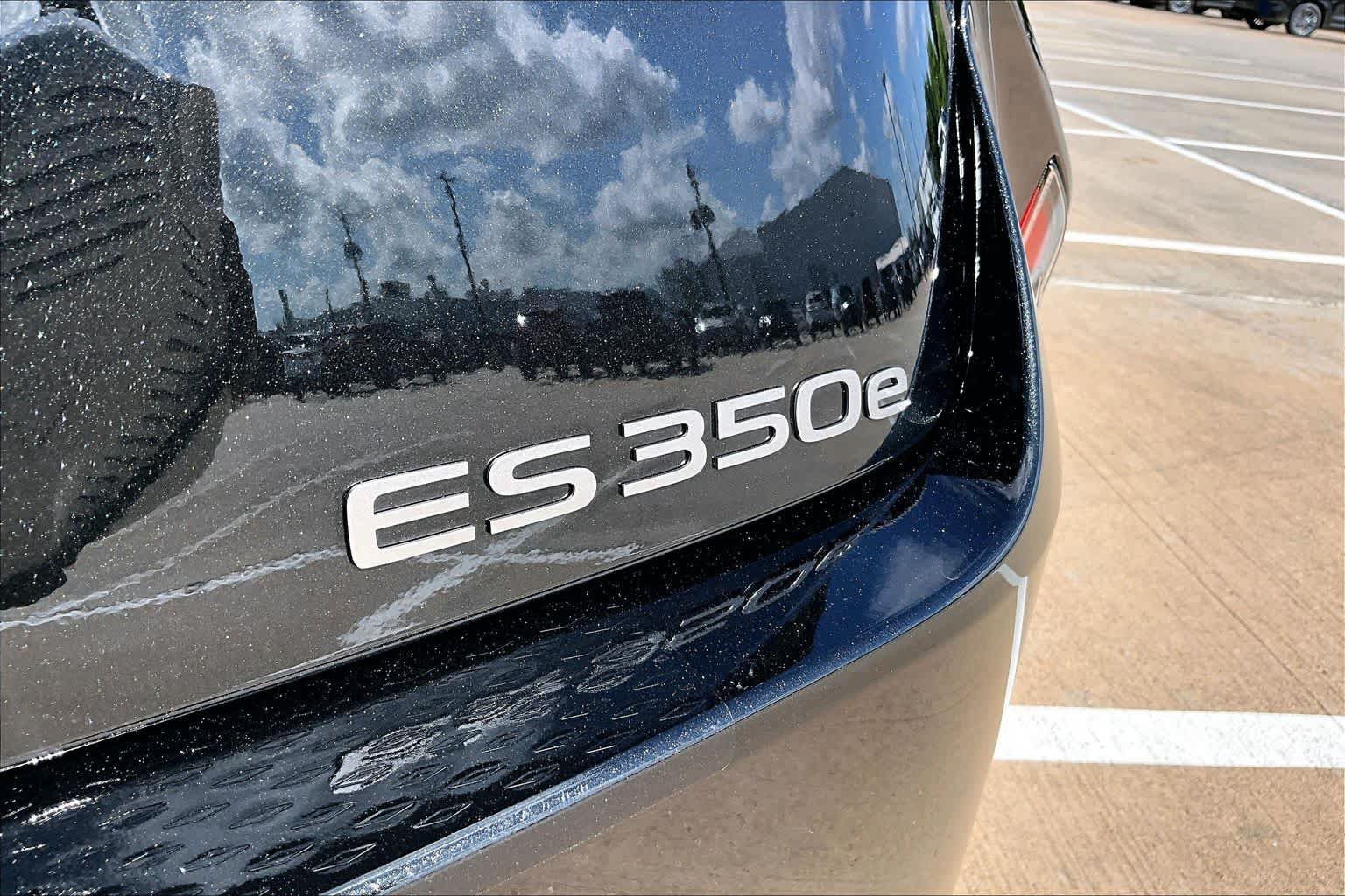 New 2026 Lexus ES 350e FWD image 15