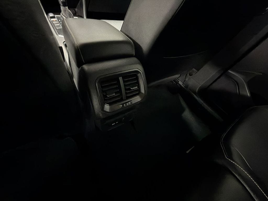 Used 2021 Volkswagen Tiguan SEL FWD image 21