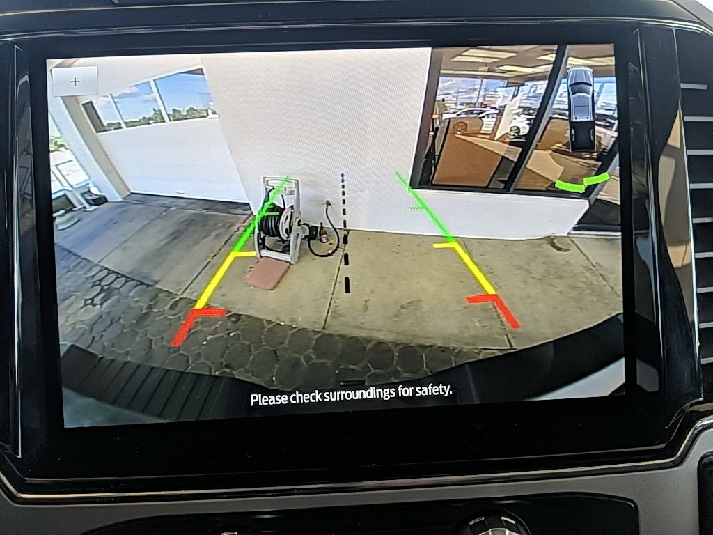 Certified 2022 Ford F350 Lariat w/ Black Appearance Package image 17