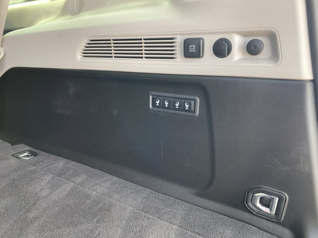 Used 2023 Jeep Wagoneer L Series II AWD/4WD image 6