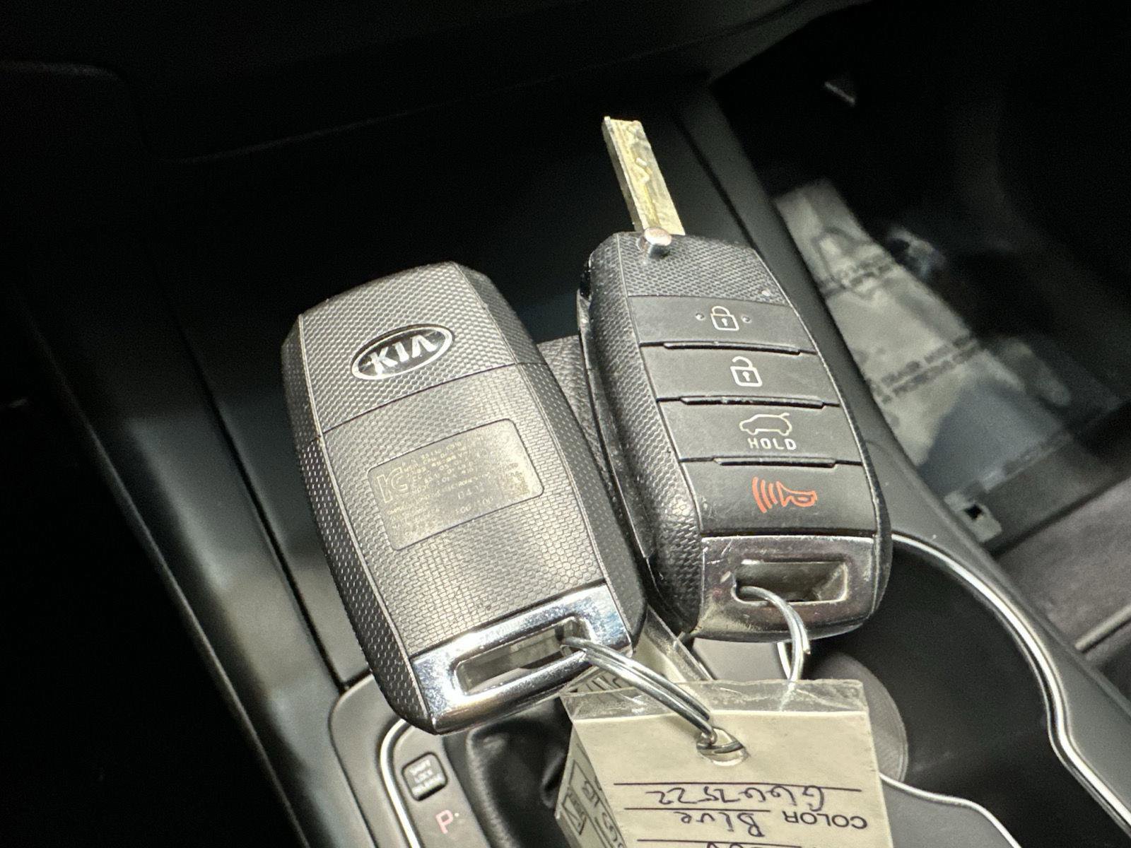 Used 2020 Kia Sorento LX image 29