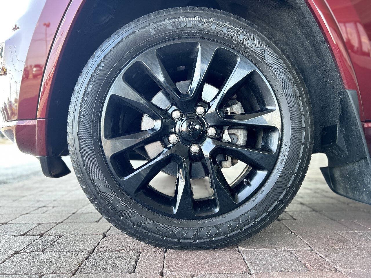 Used 2019 Jeep Grand Cherokee Altitude AWD/4WD image 30