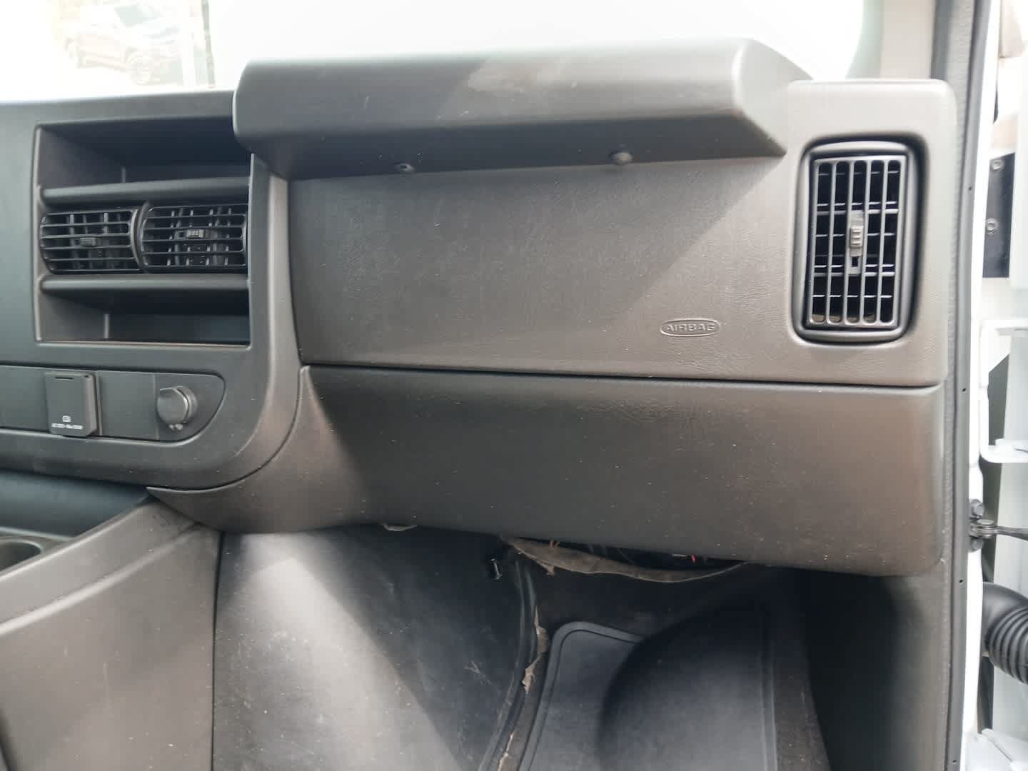 Used 2025 Chevrolet Express 3500 LS RWD image 46