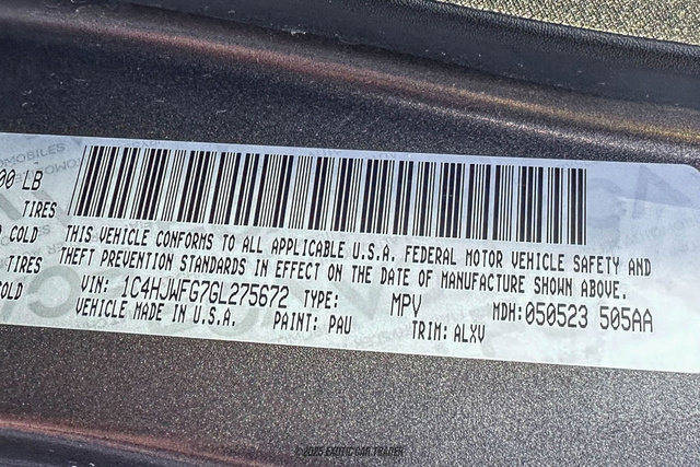 Used 2016 Jeep Wrangler Unlimited Rubicon w/ Connectivity Group image 80