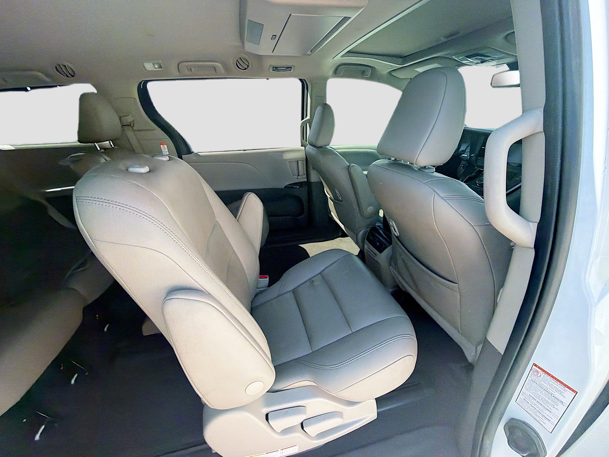 Used 2020 Toyota Sienna XLE Premium image 27