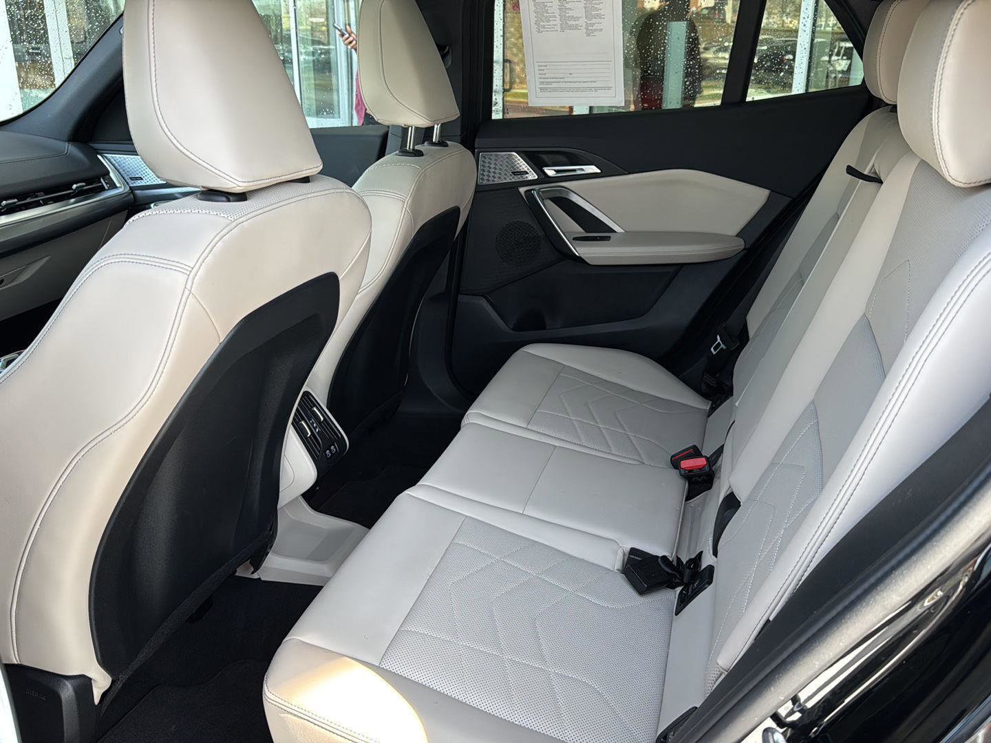 Used 2025 BMW X2 xDrive28i w/ Premium Package image 10