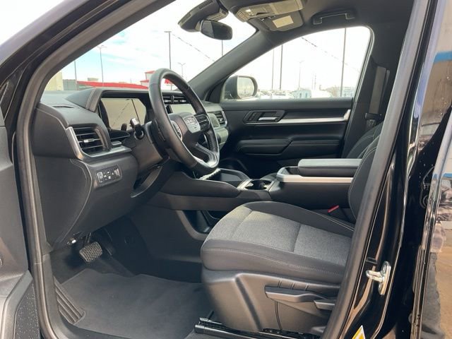 Used 2025 GMC Terrain Elevation image 2