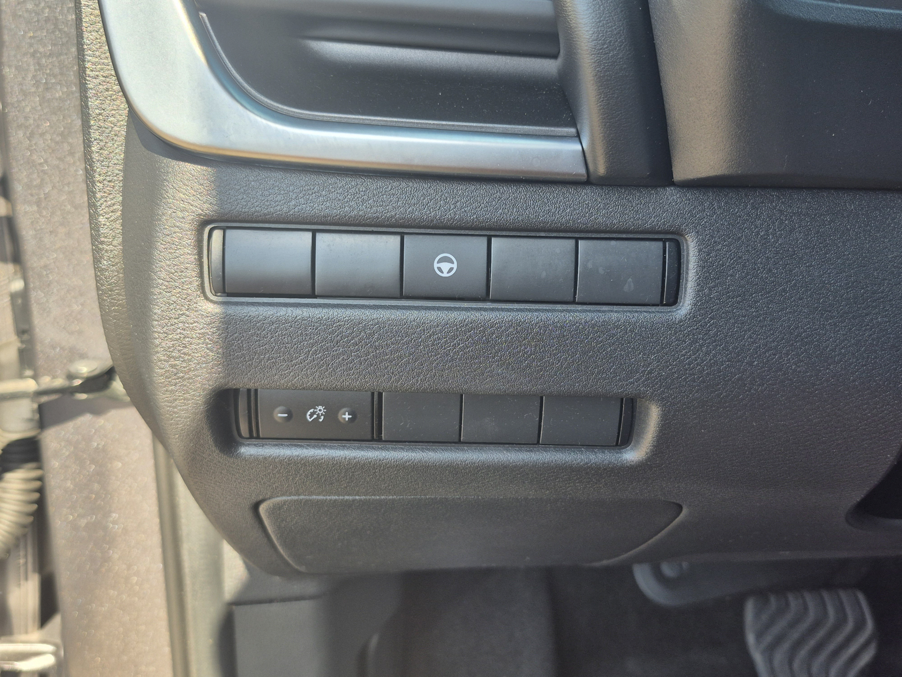 Certified 2023 Nissan Rogue SV FWD image 29