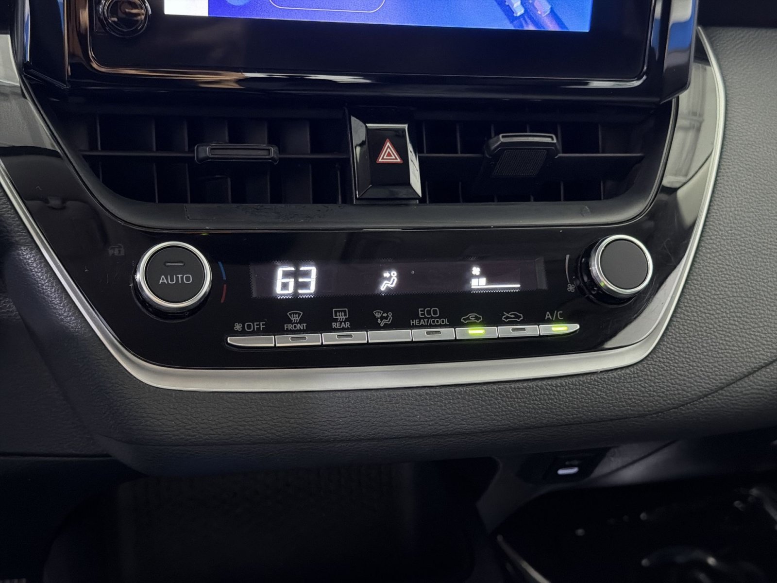 Used 2025 Toyota Corolla LE FWD image 20