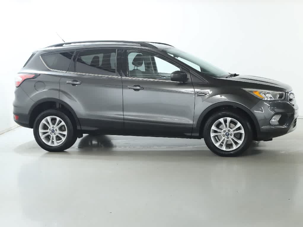 Used 2017 Ford Escape SE w/ Equipment Group 201A FWD image 11