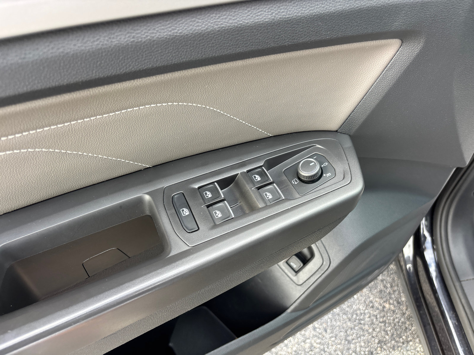 Used 2022 Volkswagen Atlas SEL Premium AWD/4WD image 13
