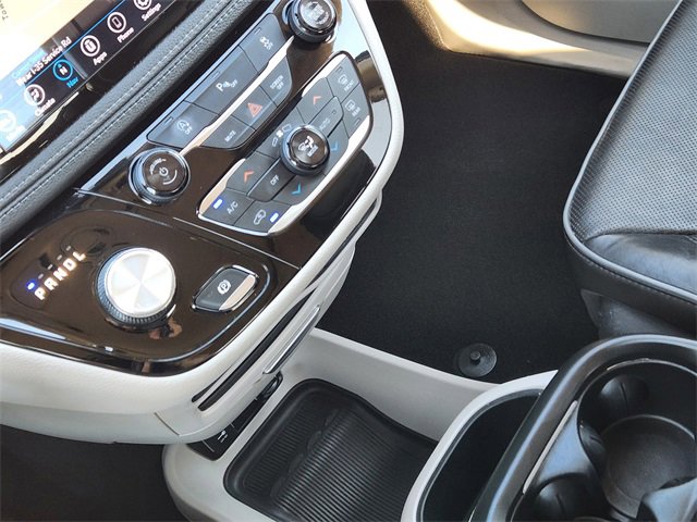 Used 2020 Chrysler Pacifica Limited image 21