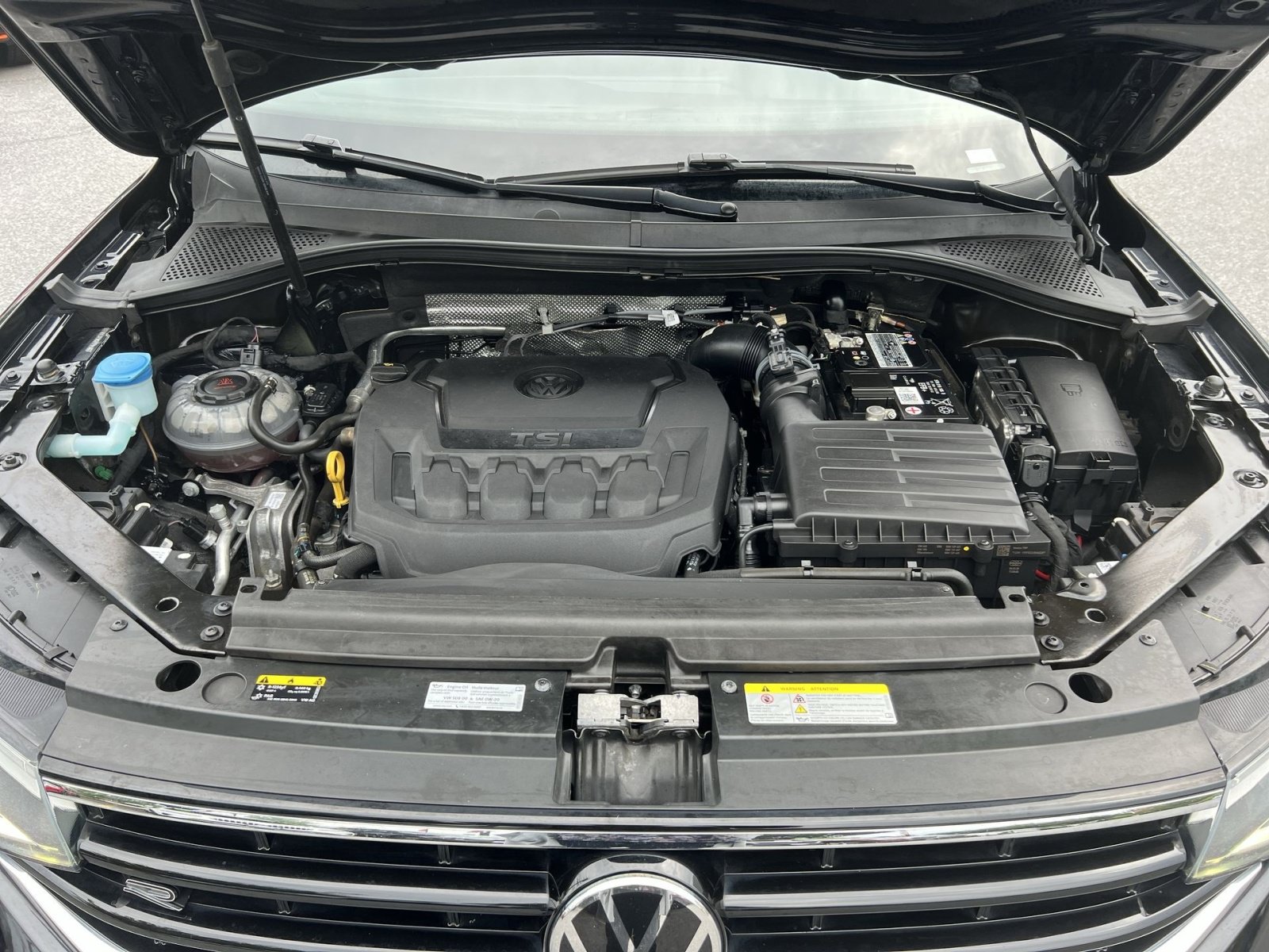 Used 2023 Volkswagen Tiguan SE R-Line AWD/4WD image 27